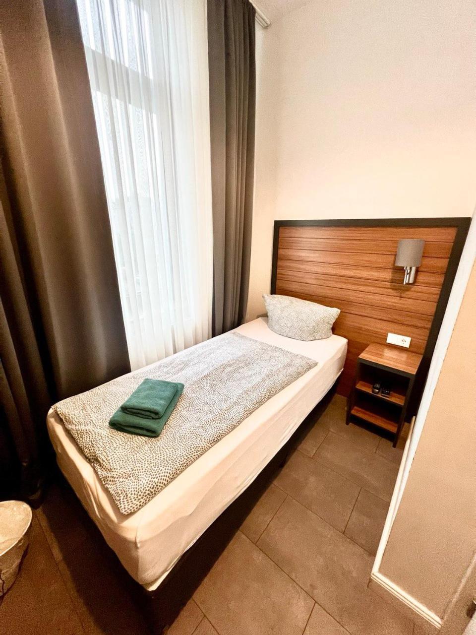 Domizil Hostel BRE Buitenkant foto